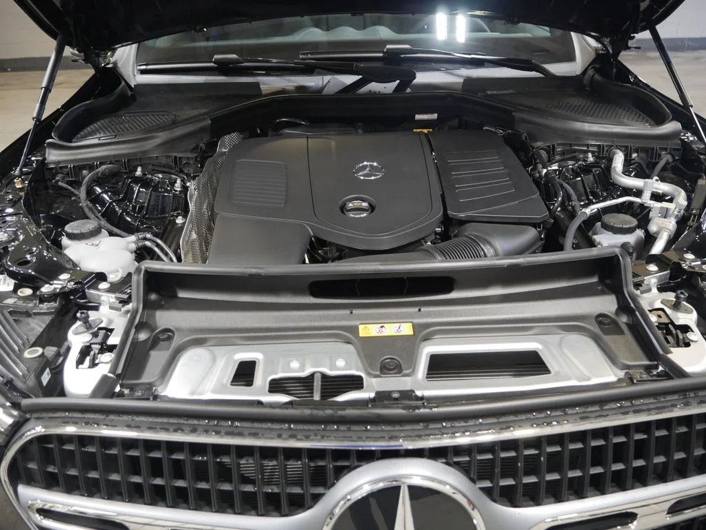 Used 2026 Black Mercedes-Benz GLC 300 image 9