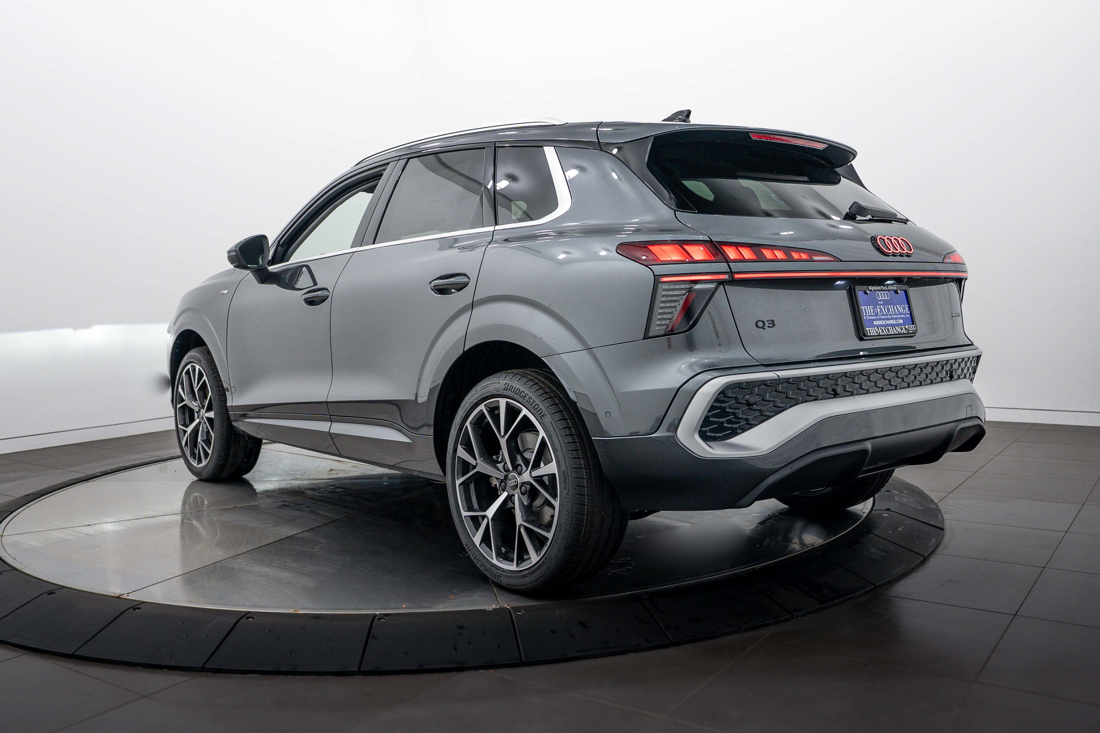 New 2026 Daytona Gray Audi S line image 5