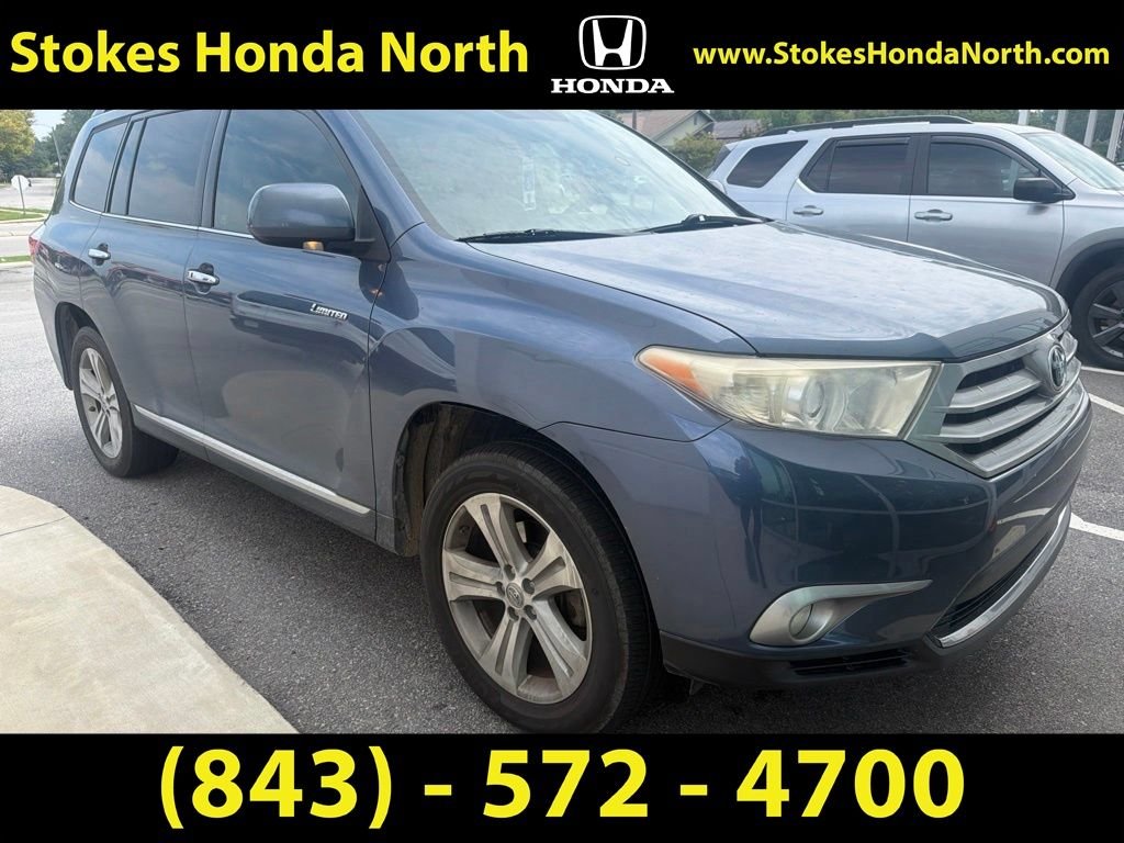 Used 2013 Blue Toyota Limited image 2