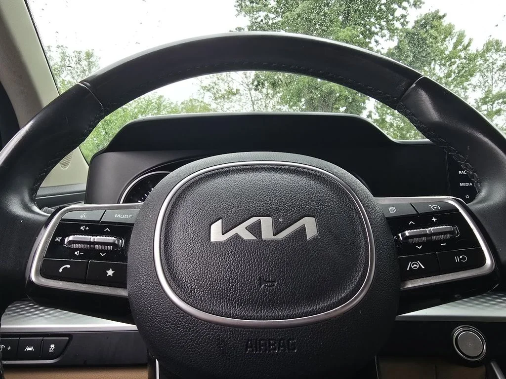 Used 2023 Red Kia LX Seat Package image 21