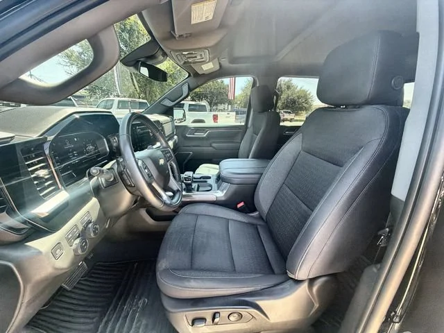2023 Chevrolet Silverado 1500 LT - Photo 18