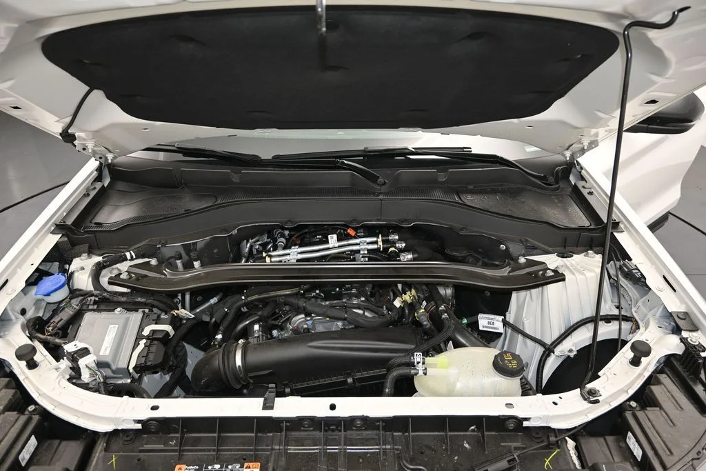 New 2026 Star White Metallic Tri-Coat Ford ST-Line image 12