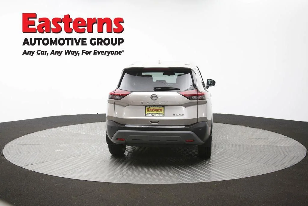 Used 2021 Gold Nissan SL image 41