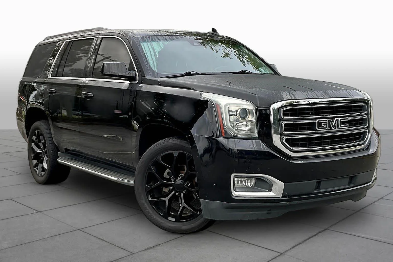 Used 2018 Onyx Black GMC SLE image 2
