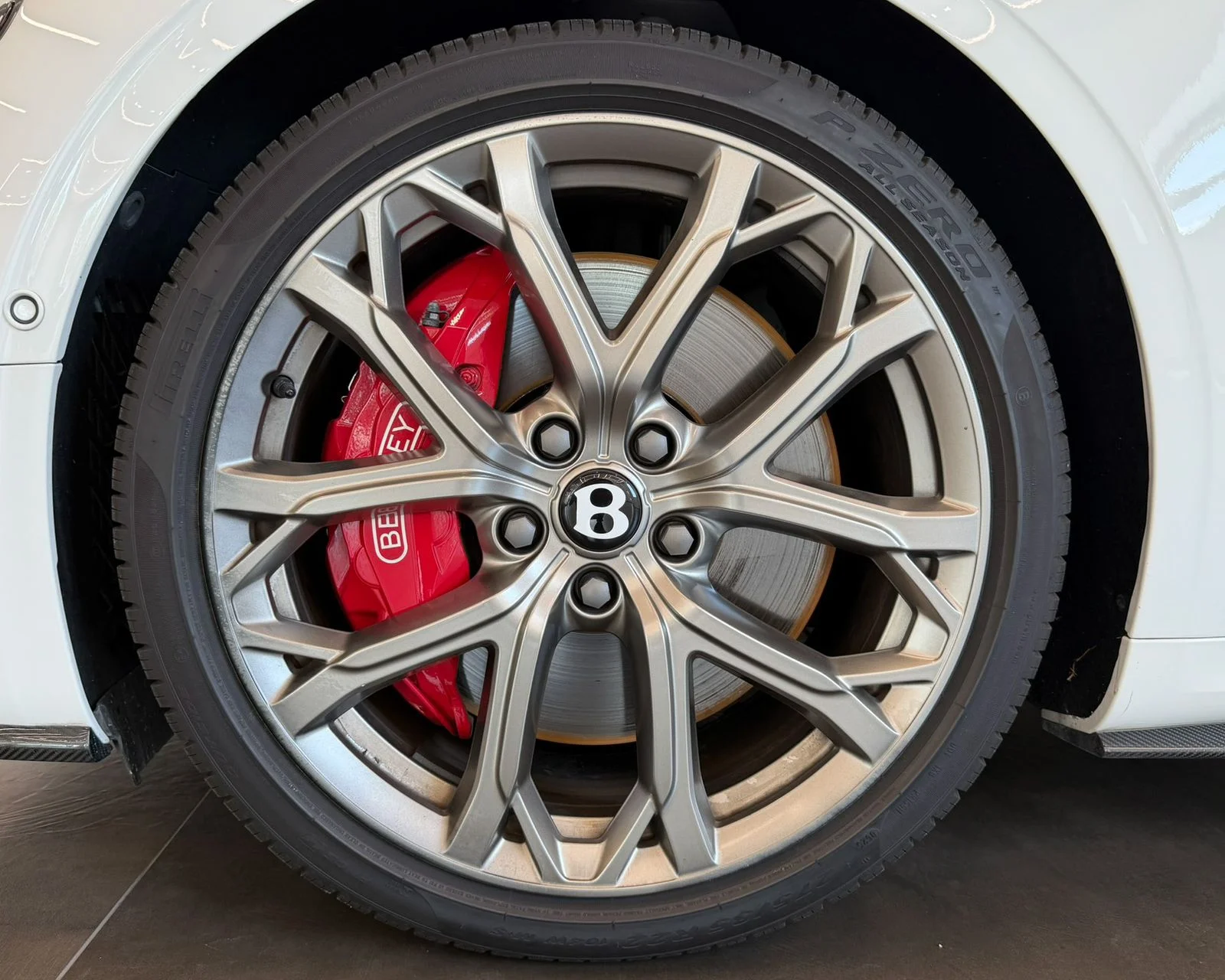Used 2023 White Bentley V8 S image 51