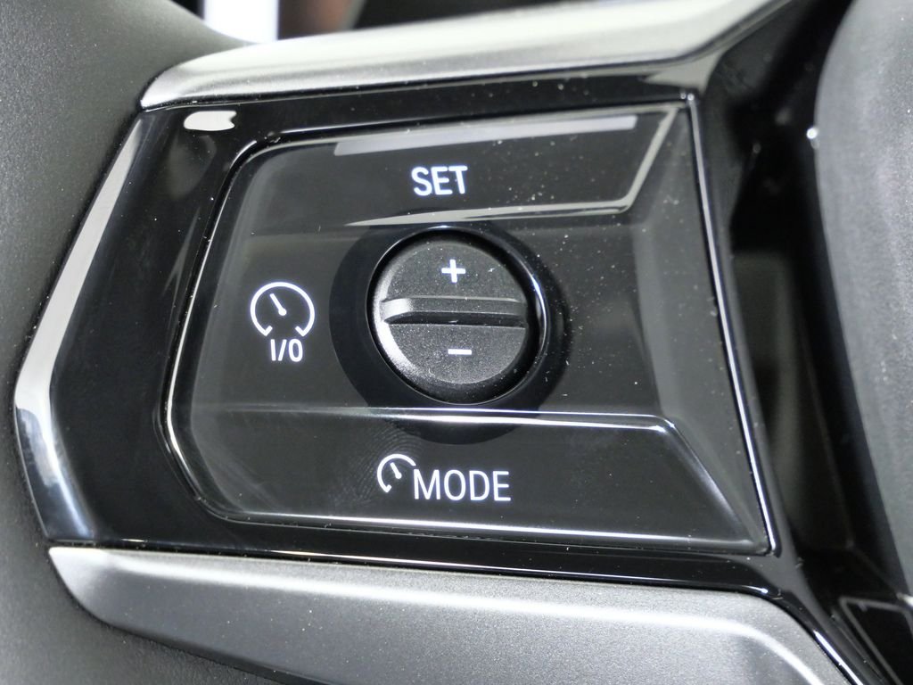 Used 2026 Mineral White Metallic BMW 30 xDrive image 38