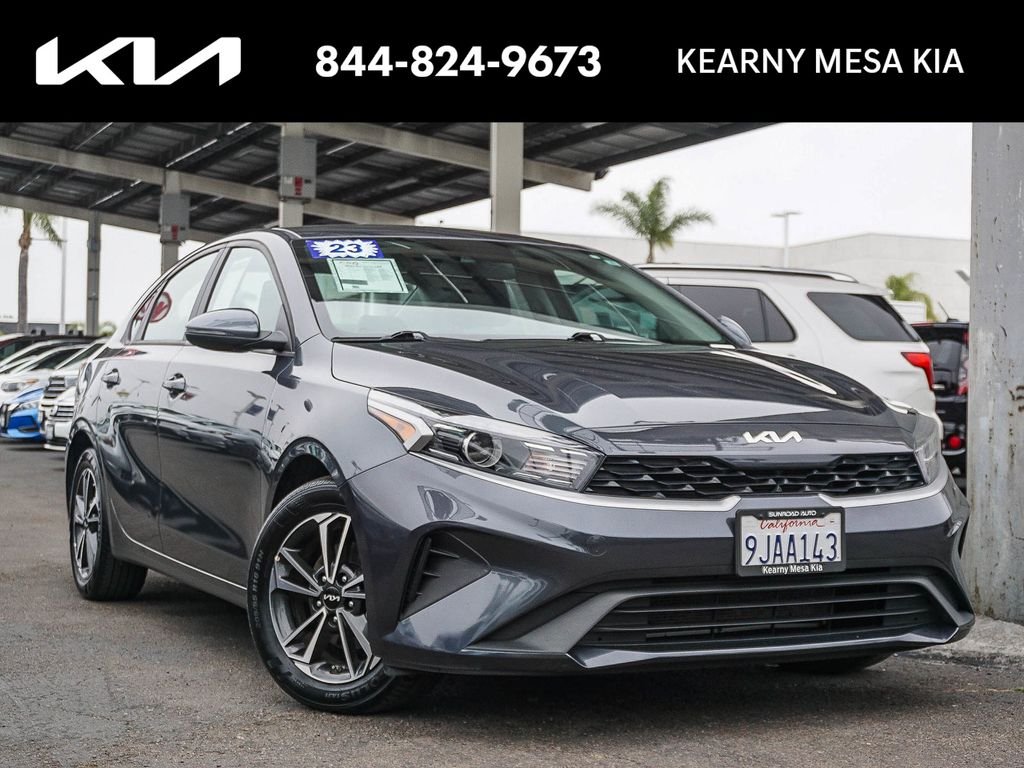 2023 Kia Forte LXS AT's photo