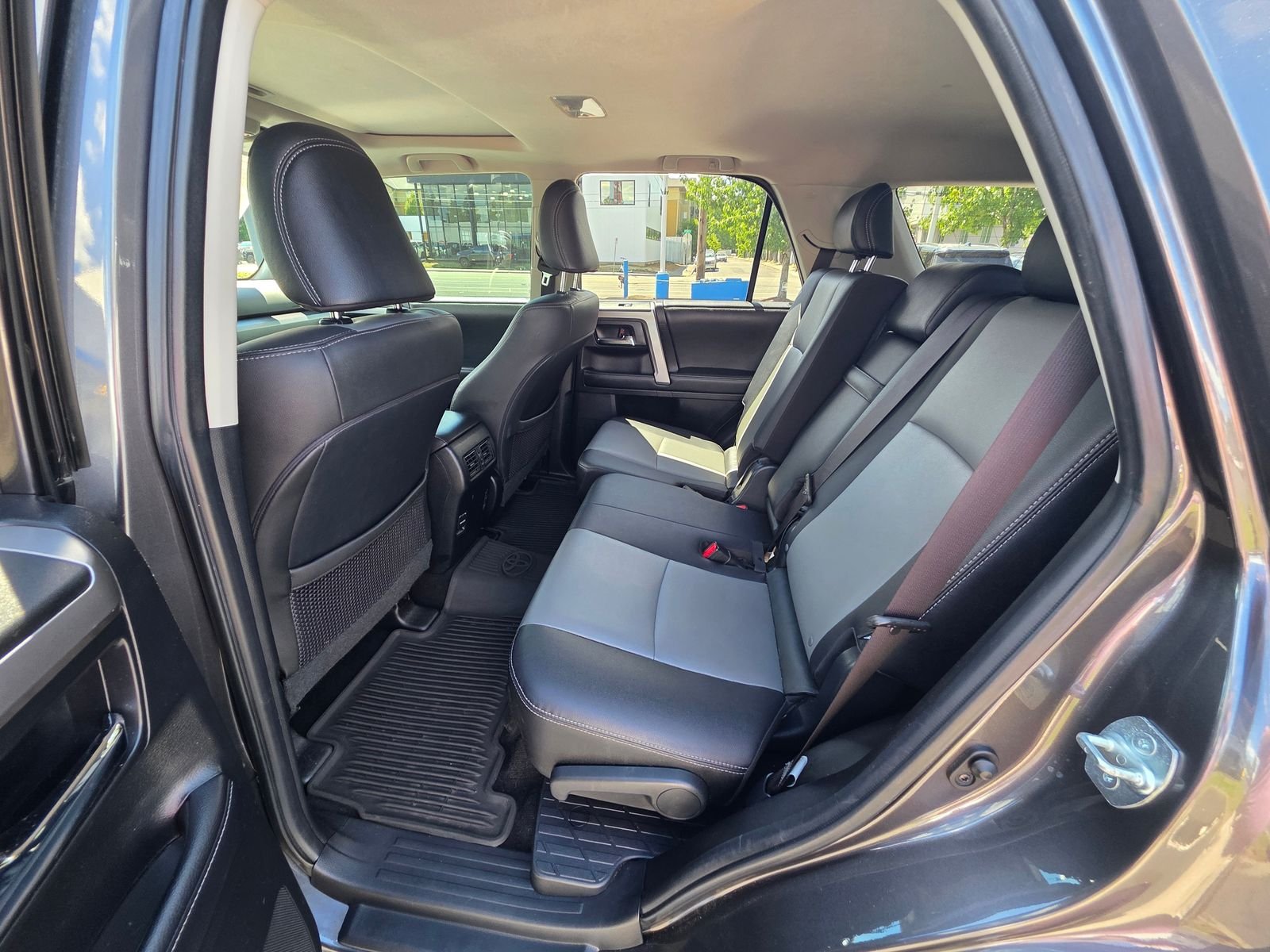 Used 2019 Magnetic Gray Metallic Toyota SR5 Premium image 13
