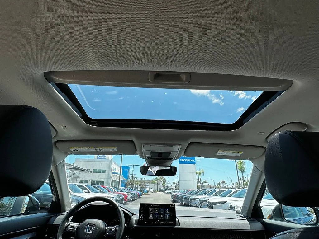 Used 2024 Blue Honda EX-L image 20