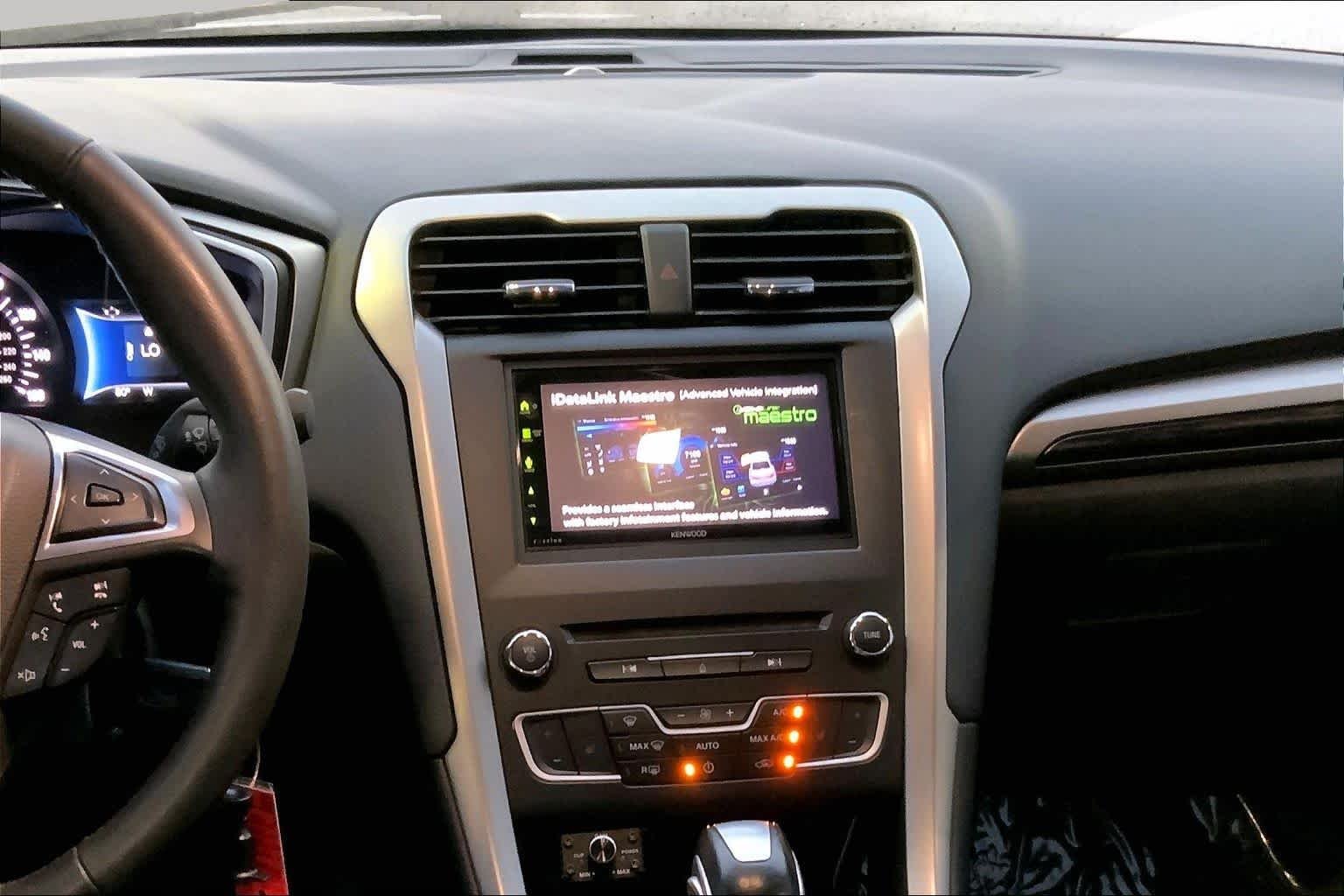 Pre-Owned 2016 Ford Fusion SE
