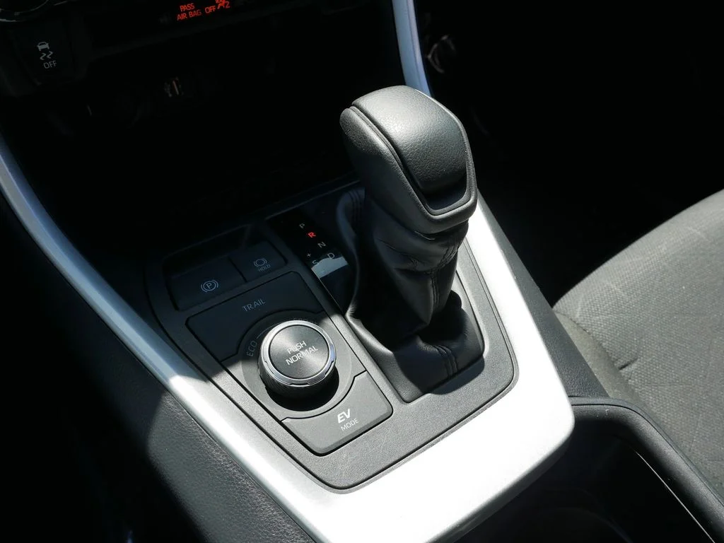 Used 2025 Silver Toyota XLE image 23