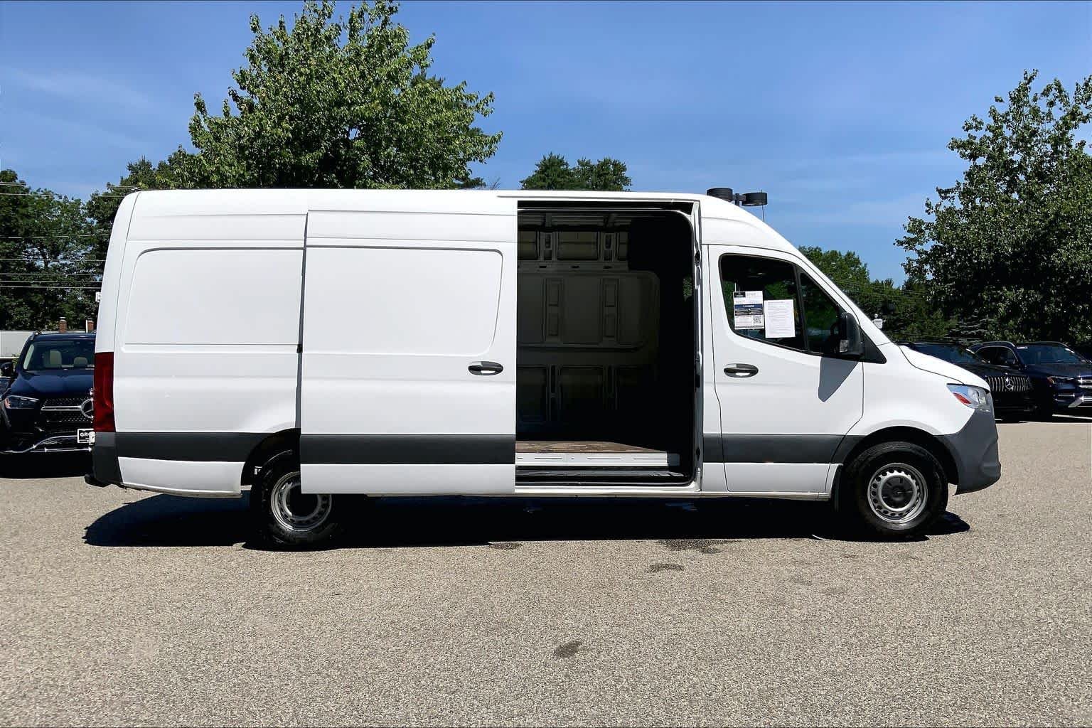 Used 2022 Arctic White Mercedes-Benz  image 34