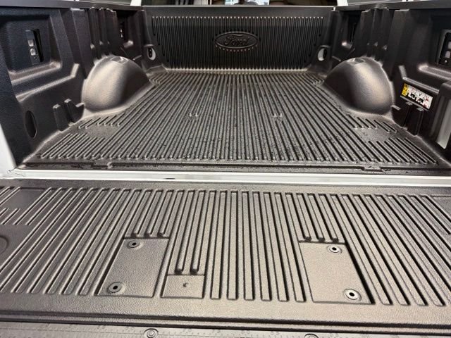 New 2026 Oxford White Ford F-250® XLT image 31