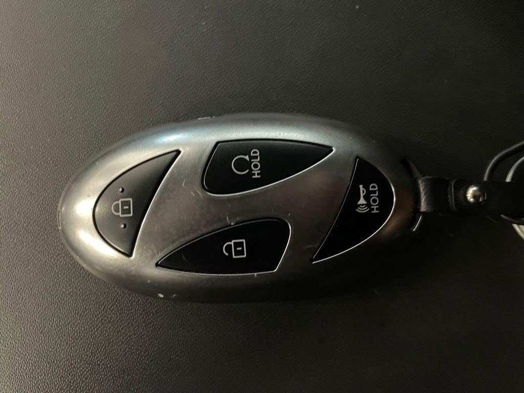 Used 2024 Gray Hyundai SEL image 18