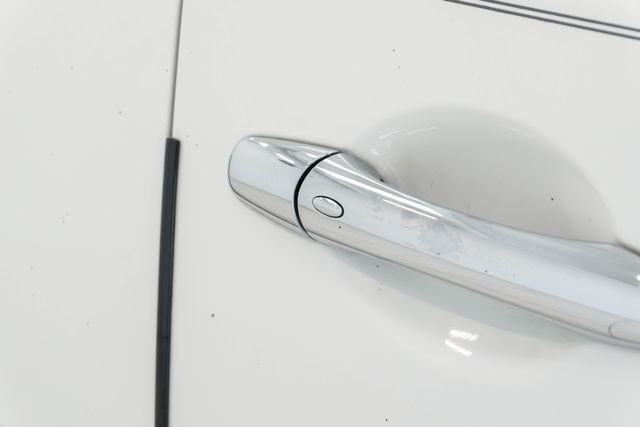 Used 2019 White Nissan Platinum image 10