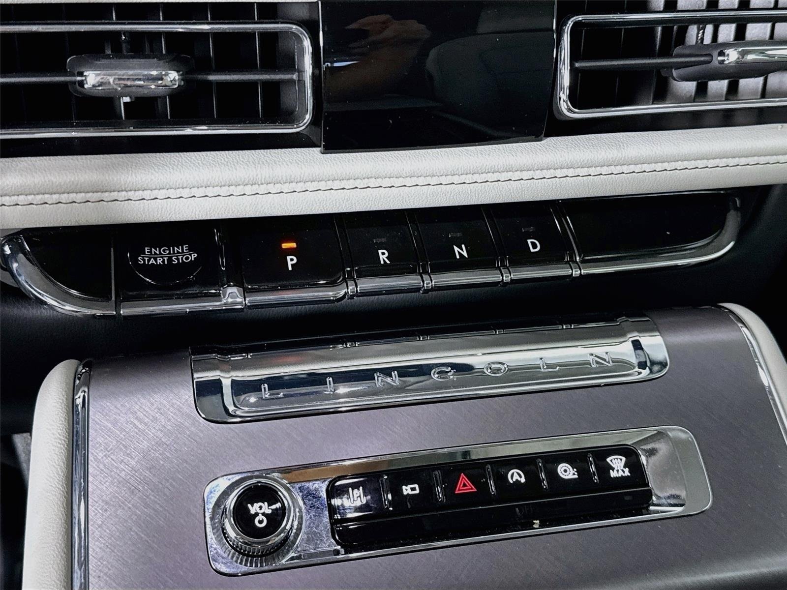 Used 2025 Blue Metallic Lincoln Premiere image 19