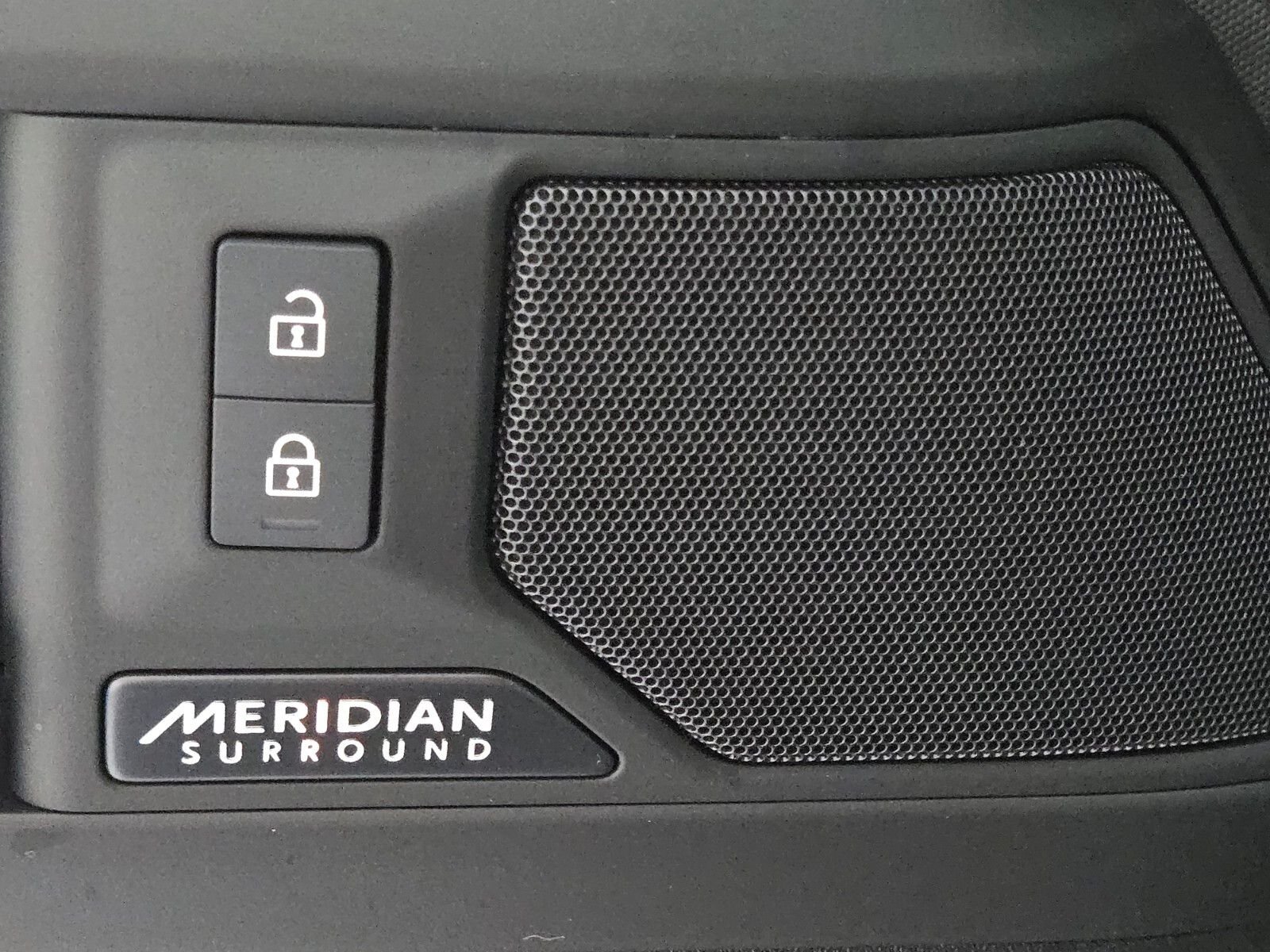 New 2026 Sedona Red Land Rover X-Dynamic SE image 24