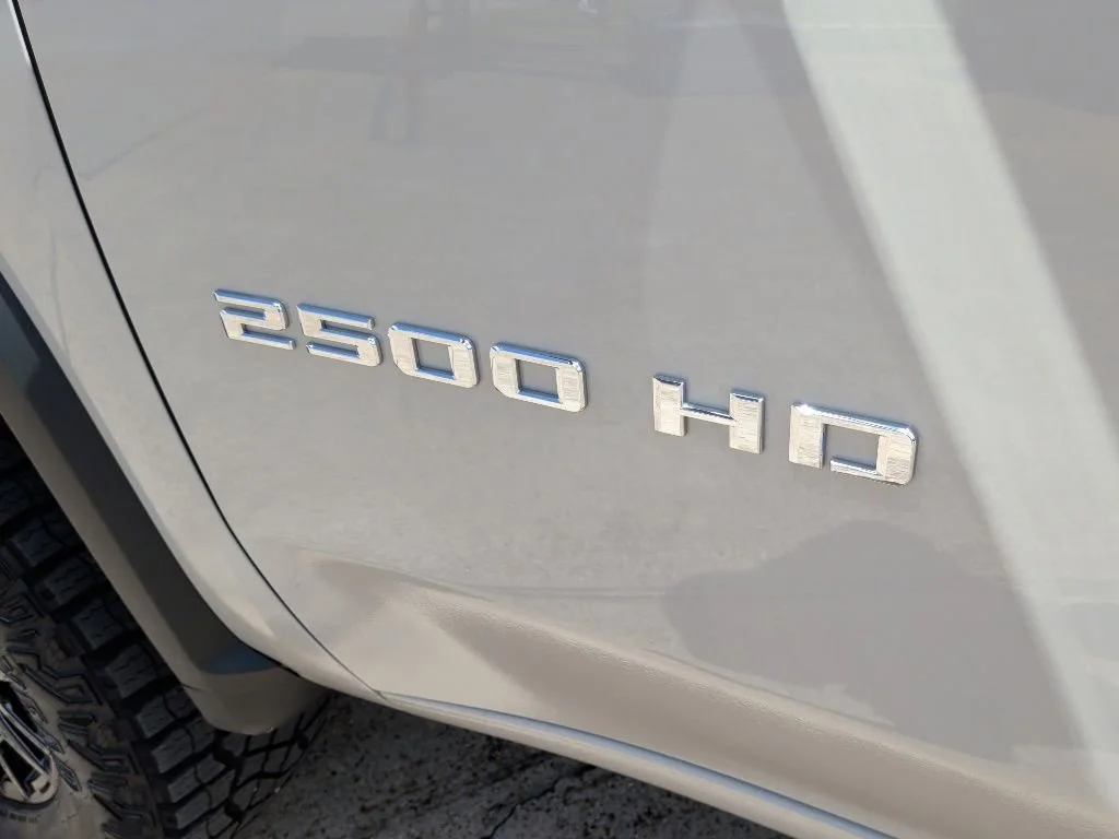 2026 Chevrolet Silverado 2500 HD ZR2 - Photo 50