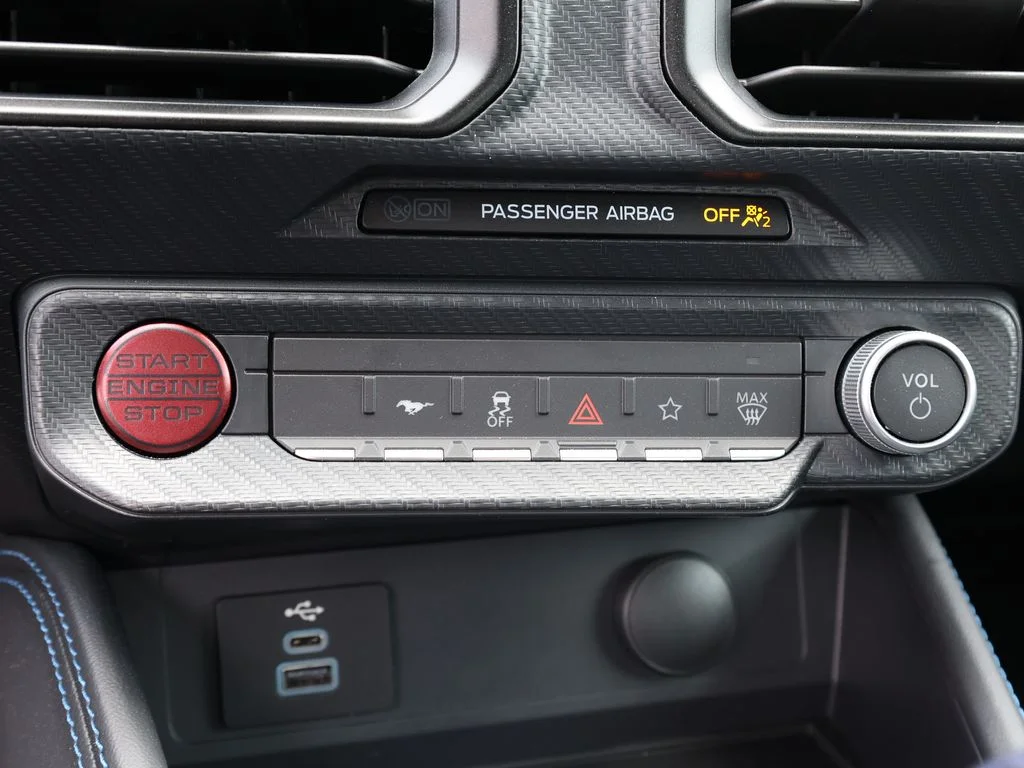 2025 Ford Mustang Dark Horse - Photo 25