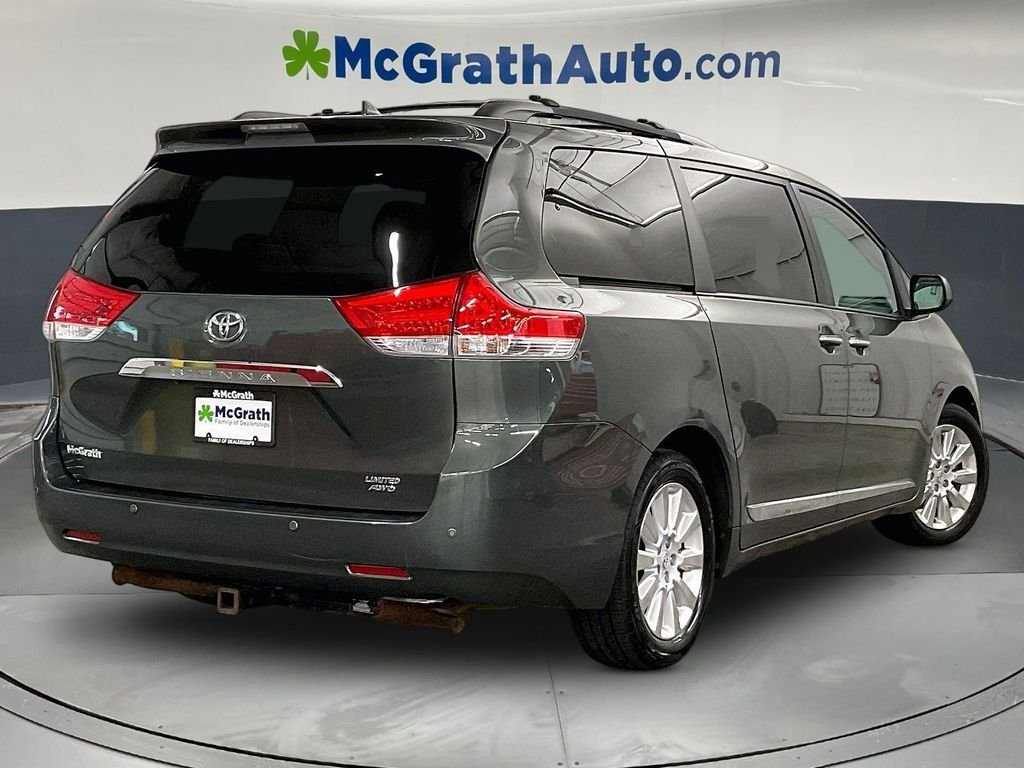 Used 2011 Green Toyota Limited image 16