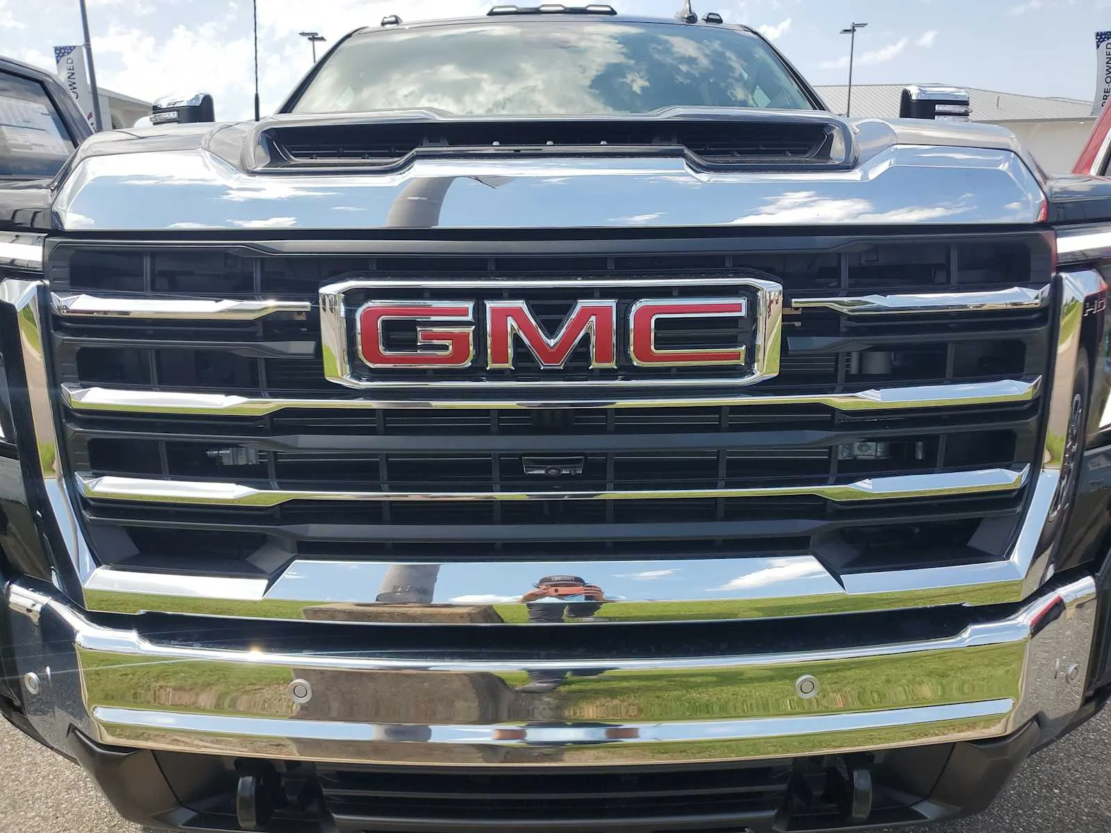 New 2026 Onyx Black GMC SLT image 16