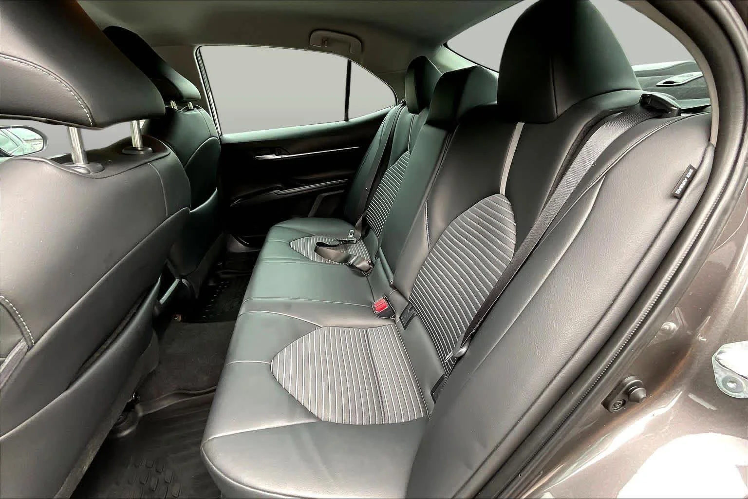 Used 2024 Predawn Gray Mica Toyota SE image 19
