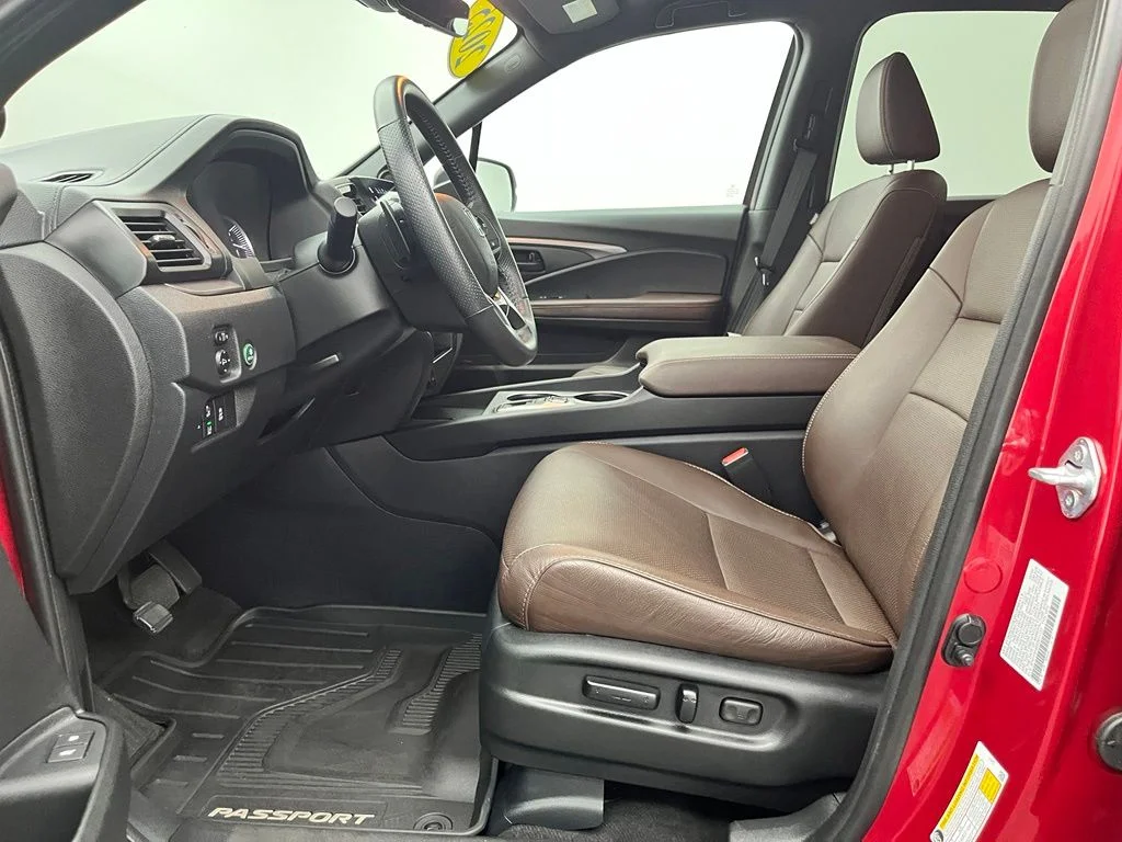 Used 2025 Red Honda EX-L image 21
