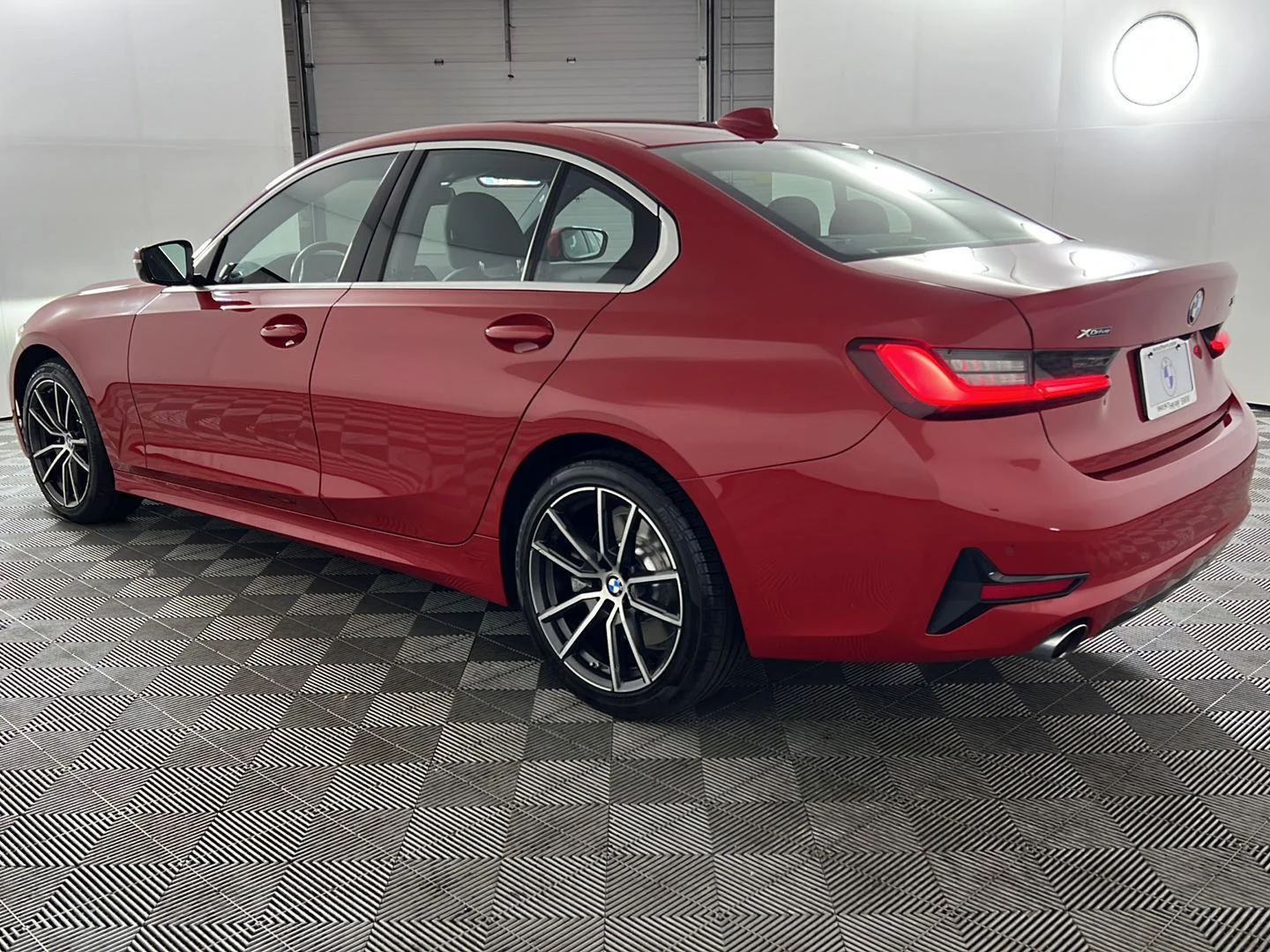 Used 2019 Melbourne Red Metallic BMW 330i xDrive image 9