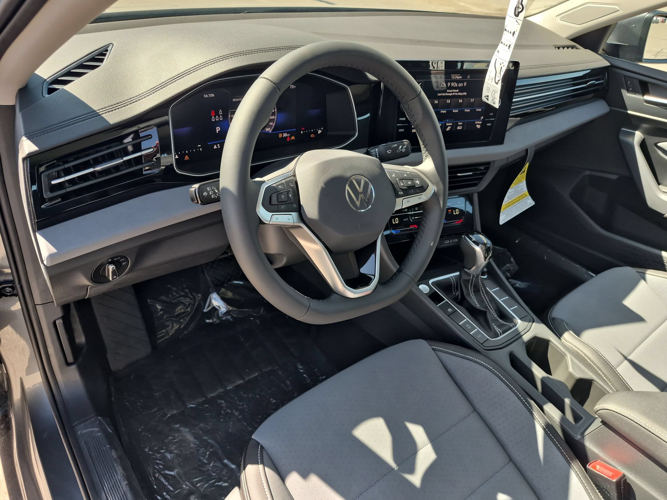 New 2027 Platinum Gray Metallic Volkswagen SE image 10
