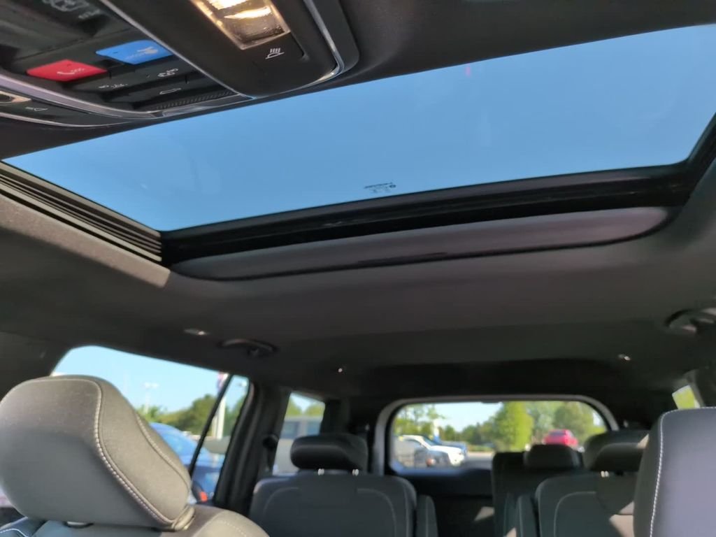 New 2026 Bright White Clearcoat Jeep Laredo X image 24