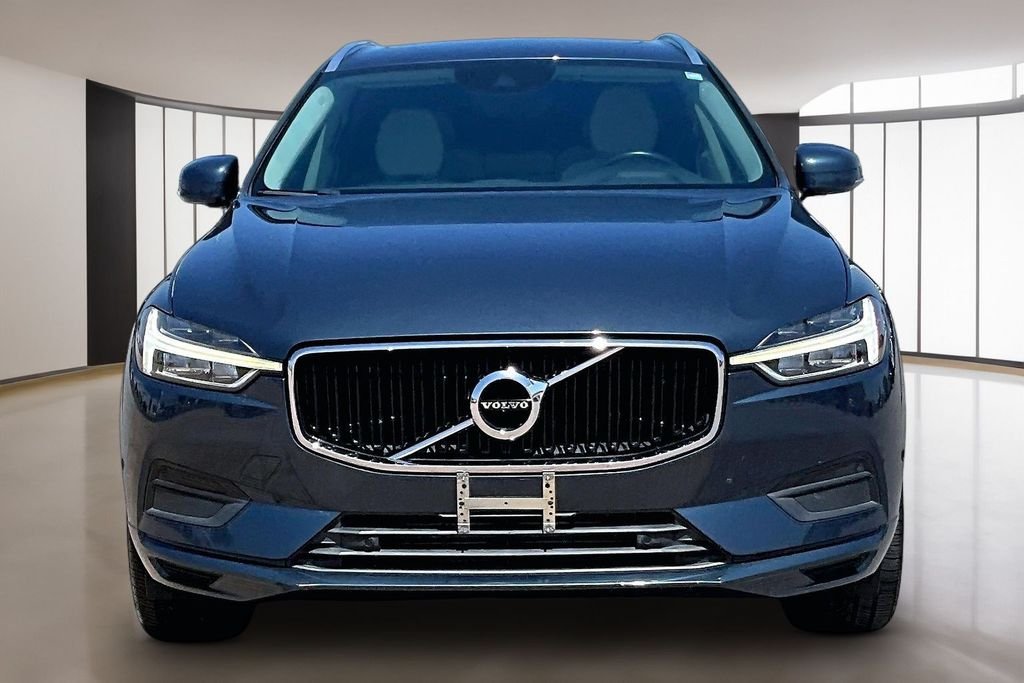 Used 2019 Blue Volvo T5 Momentum image 3