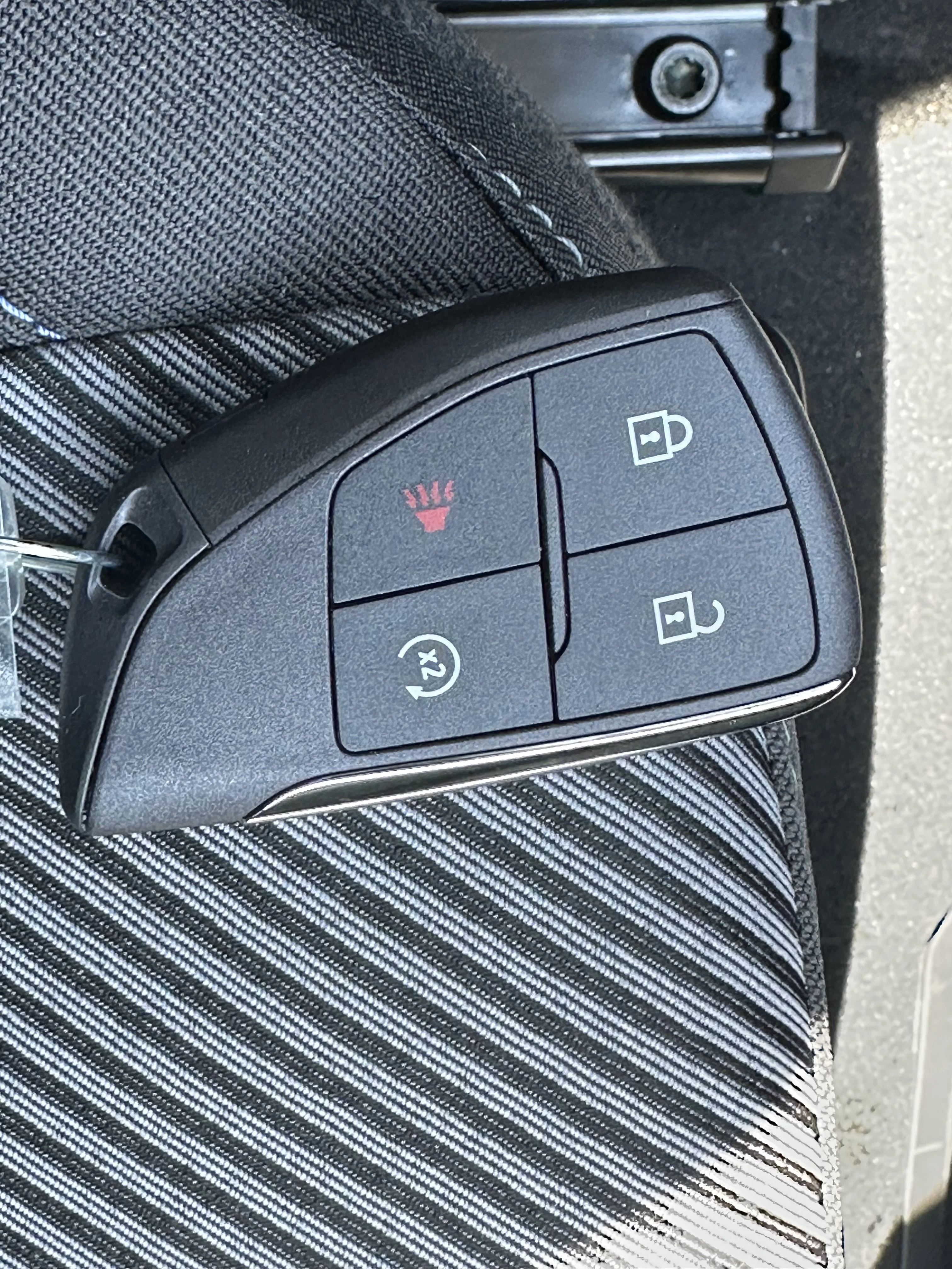 New 2027 Summit White Chevrolet LT image 23