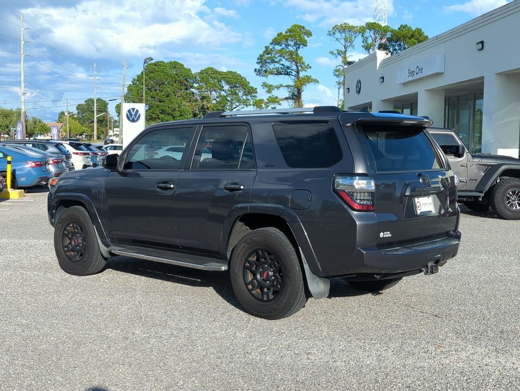 Used 2019 Gray Toyota SR5 image 5