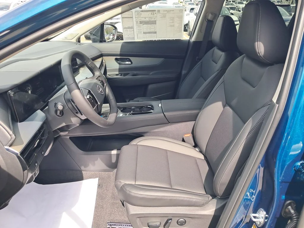 New 2026 Blue Nissan SL image 10