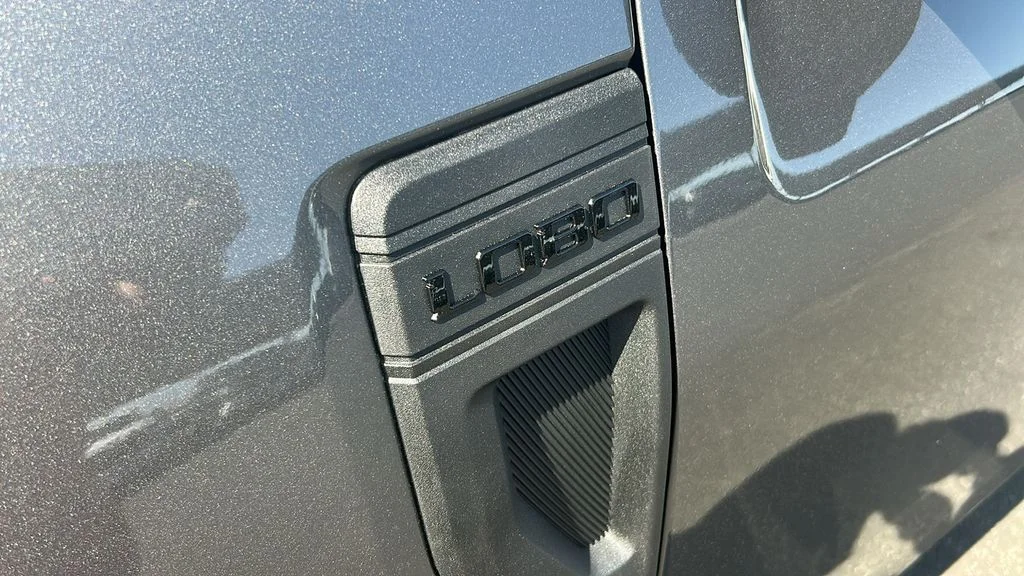 New 2025 Carbonized Gray Metallic Ford Lobo™ image 5