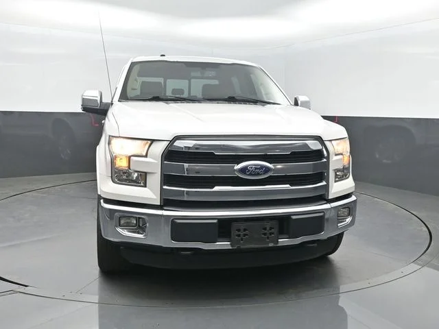 Used 2015 White Ford Lariat image 38
