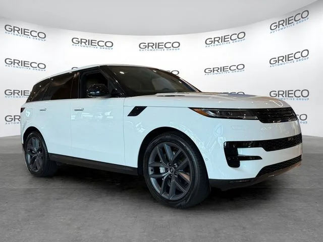 Used 2024 Fuji White Land Rover SE image 1
