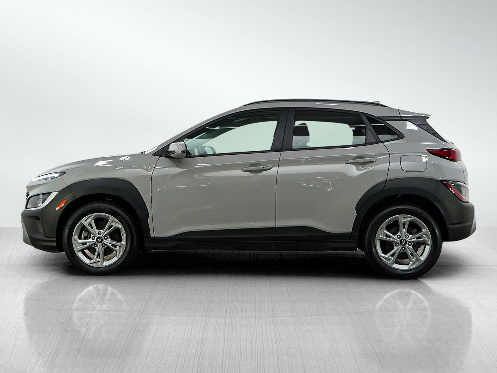 Used 2023 Hyundai Kona SEL with VIN KM8K6CAB0PU044622 for sale in Minneapolis, Minnesota