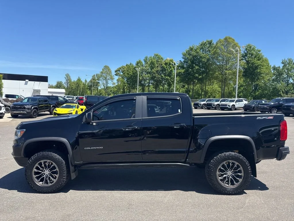 View vehicle photo 2