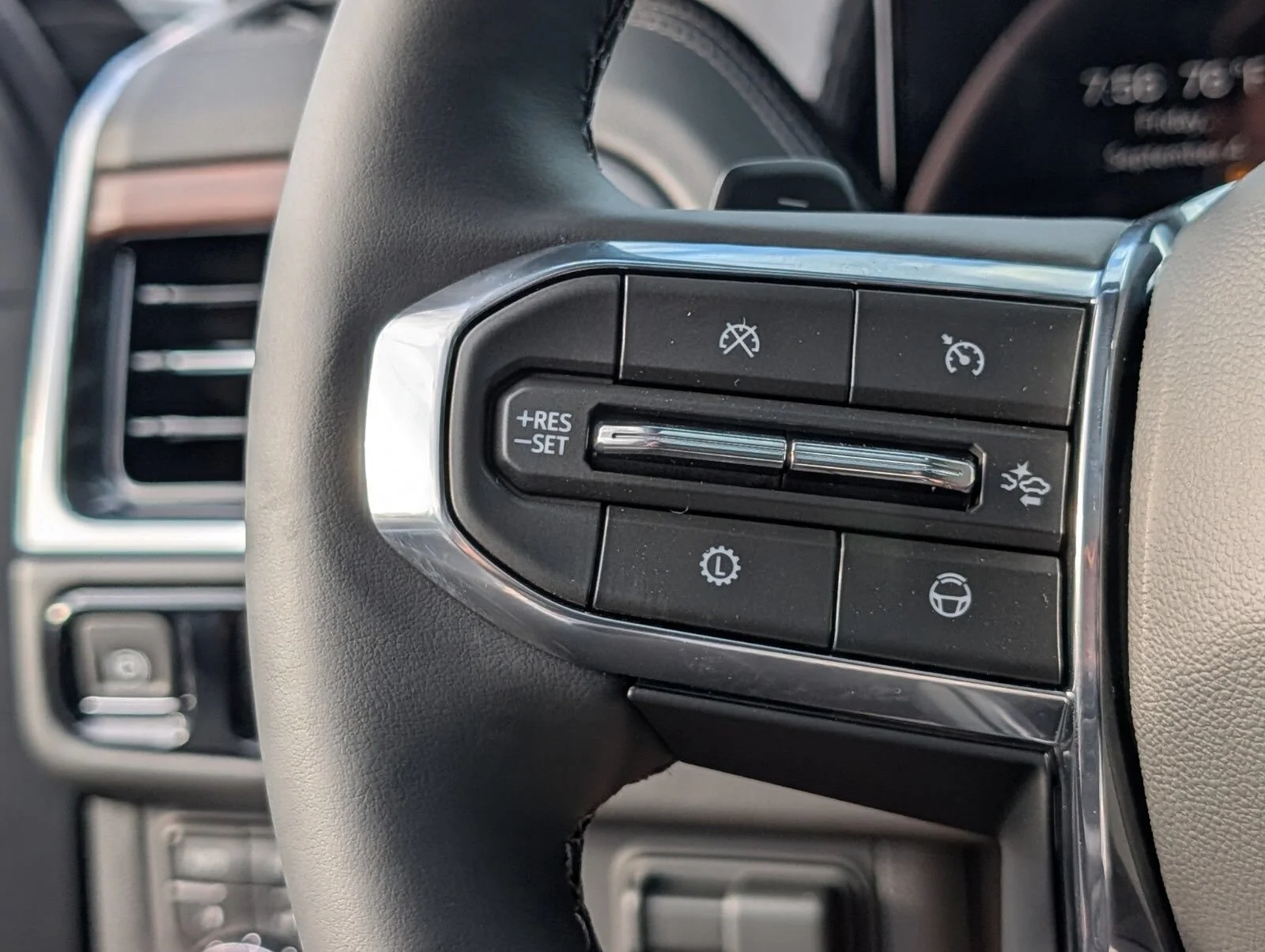 2026 GMC Yukon Denali - Photo 38