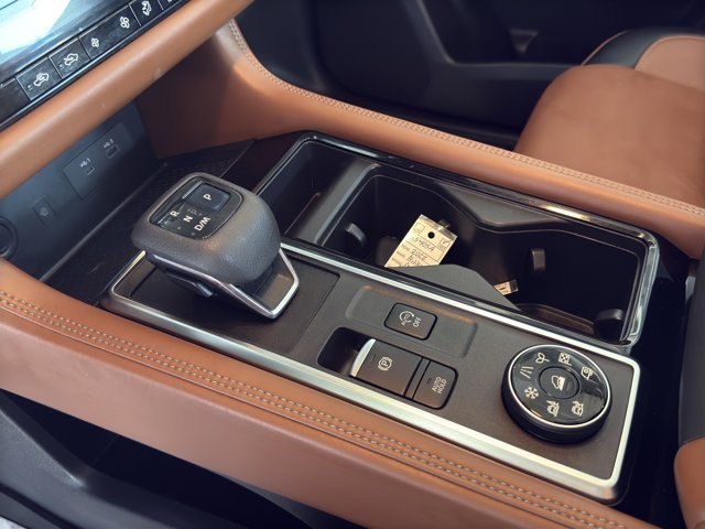 Used 2022 Super Black Nissan Platinum image 14