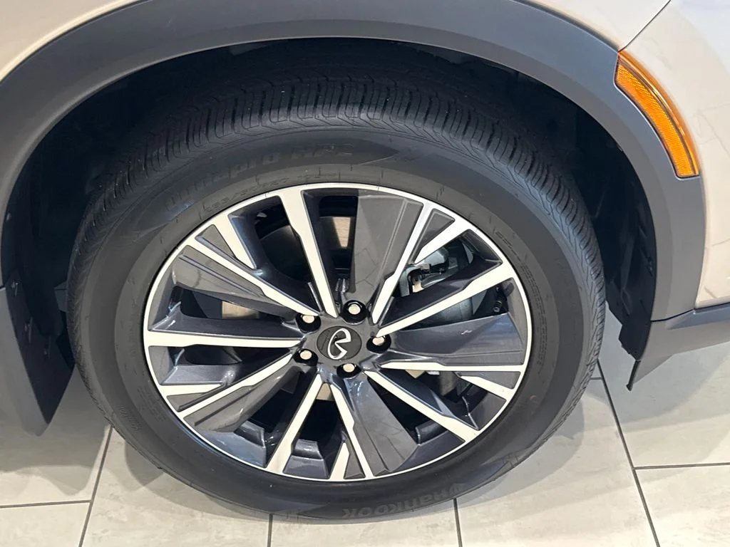 New 2027 WARM TITANIUM INFINITI Luxe FWD image 11