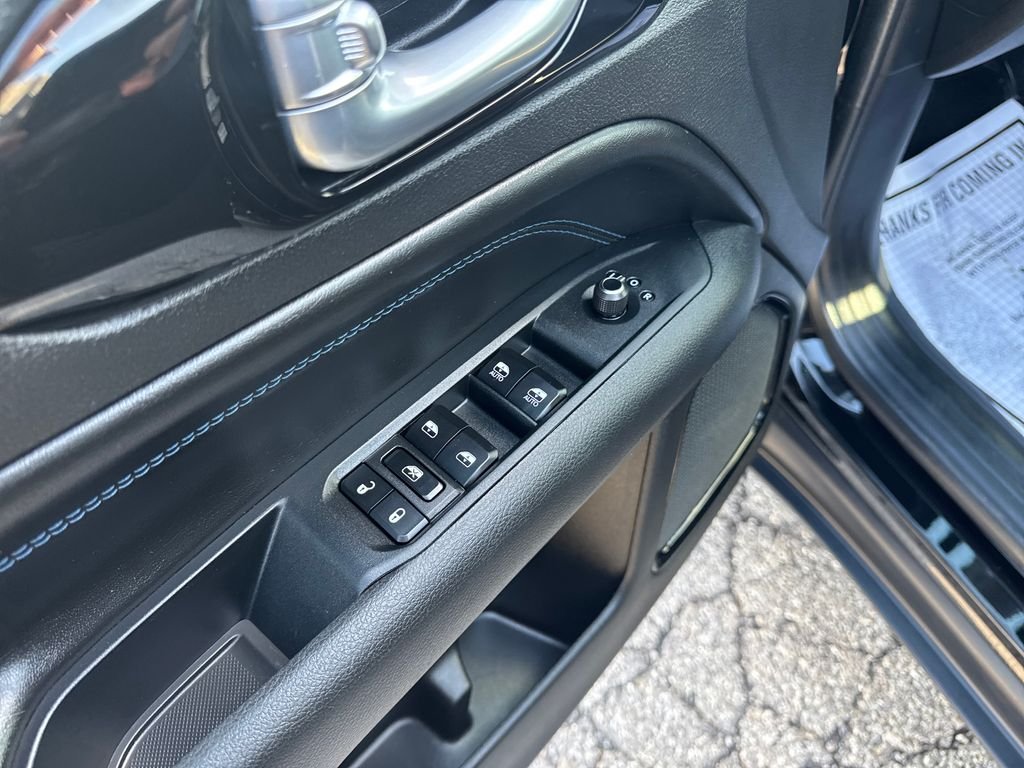 Used 2025 Black Jeep Latitude image 12