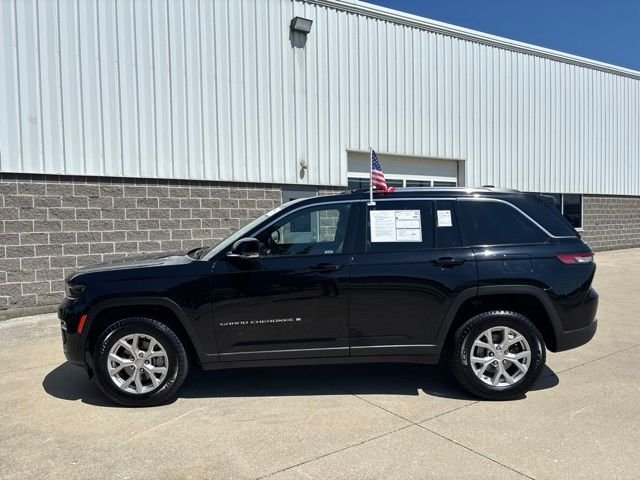 Used 2023 Black Jeep Limited image 11