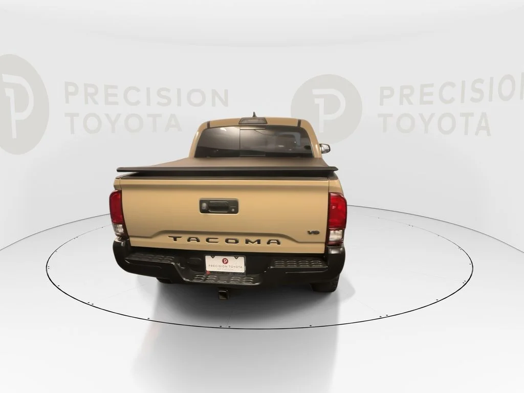Used 2018 Quicksand Toyota TRD Off-Road image 17