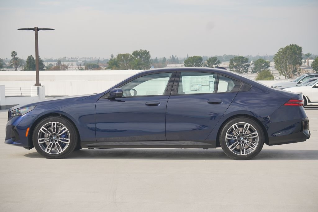 Used 2026 Tanzanite Blue II Met BMW 530i image 4