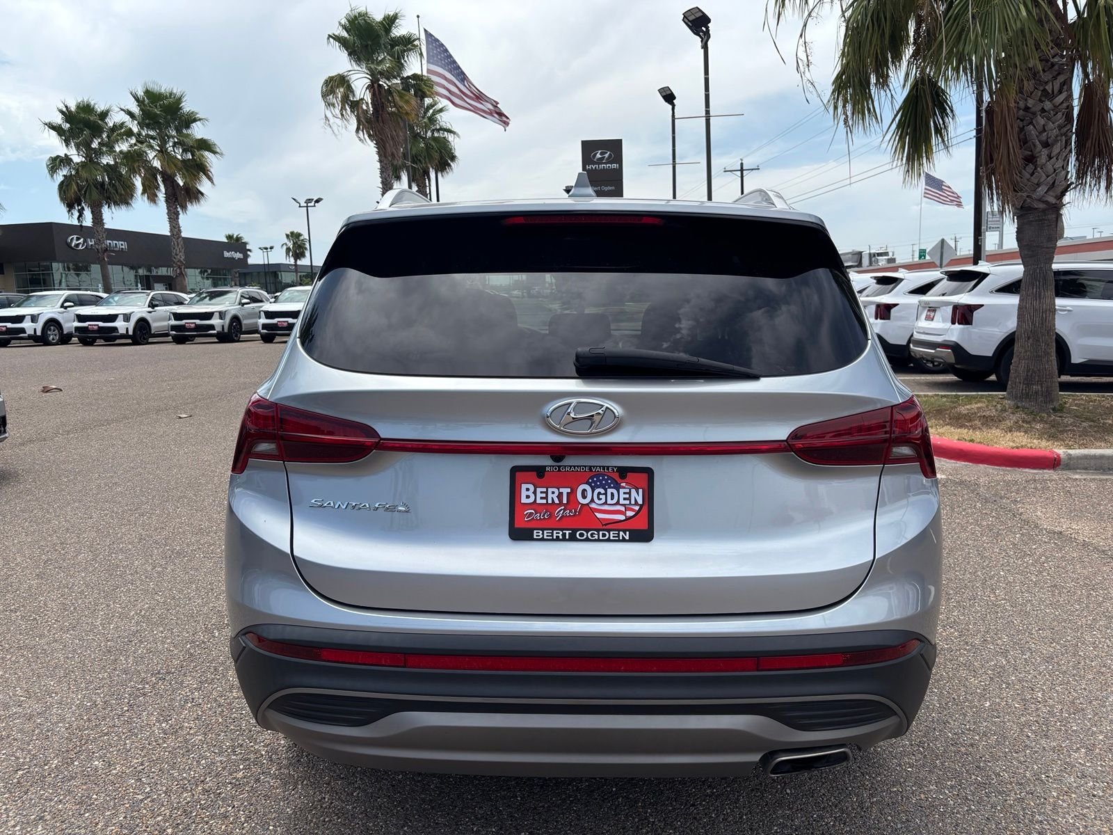 Used 2023 Silver Hyundai SEL image 5