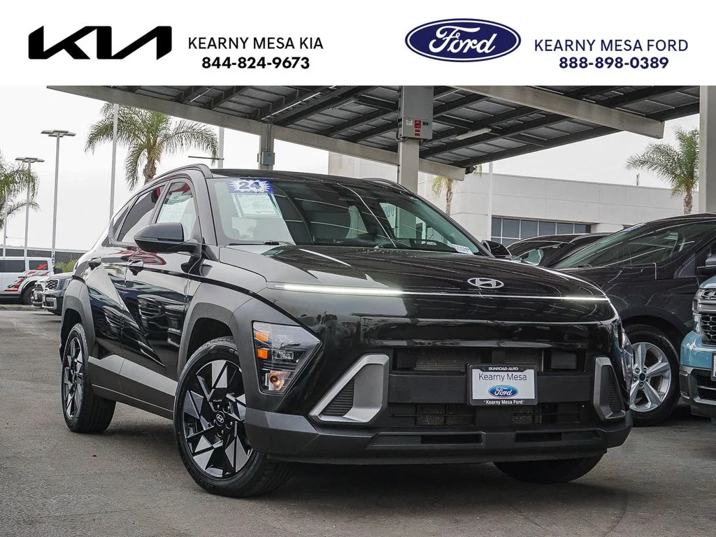 Used 2024 Black Hyundai SEL image 1