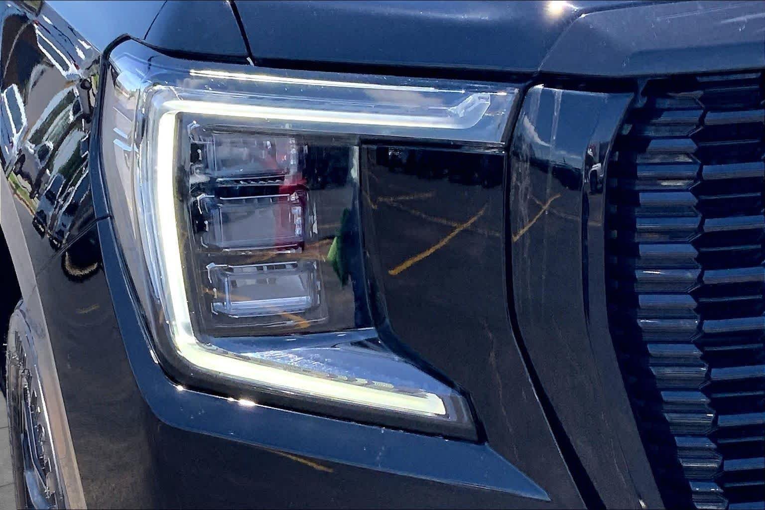 Used 2021 Onyx Black GMC Denali image 28