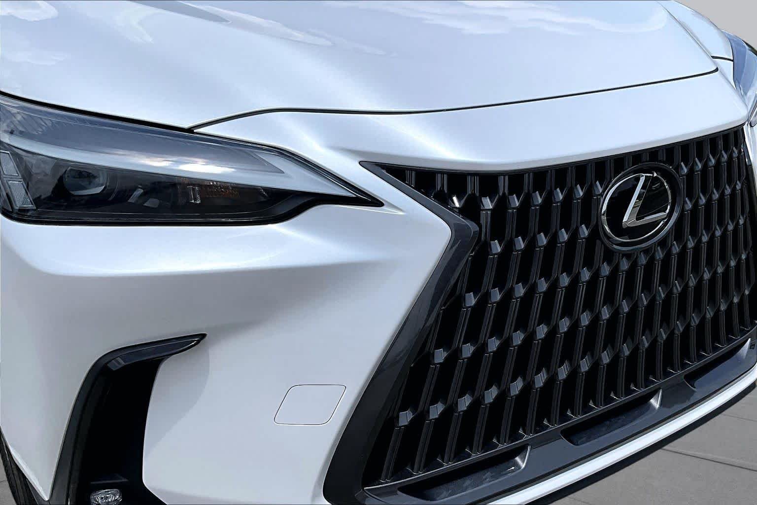 Used 2024 Eminent White Pearl Lexus  image 27